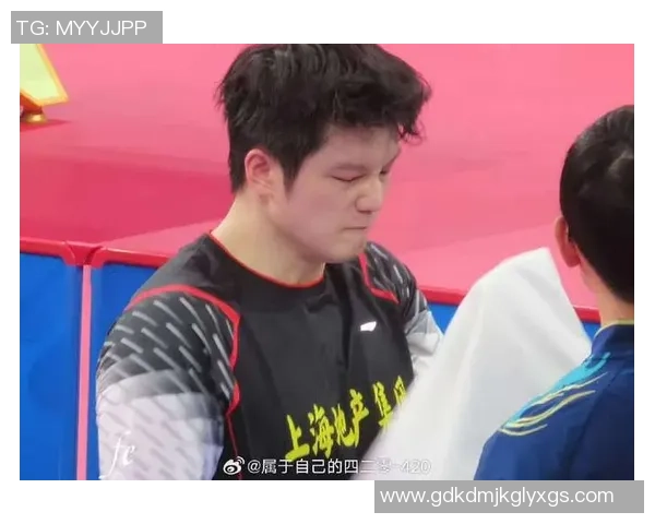 奶凶!樊振东欧冠首胜再仿照C罗庆祝,粉色球衣+霸气动作反差萌问候